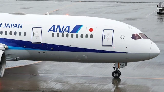 Máy bay Boeing 737-800 quay đầu ở Nhật vì nứt cửa sổ buồng lái