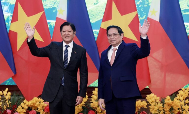Thủ tướng Phạm Minh Chính và Tổng thống Marcos tại trụ sở chính phủ sáng 30/1.