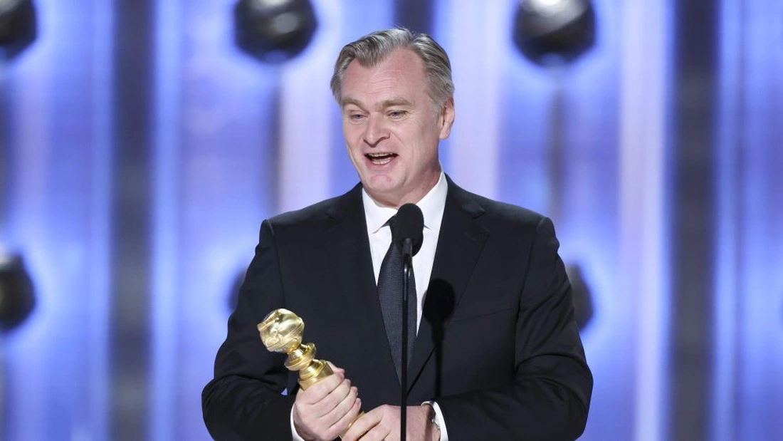 Cuối cùng sau 6 lần được đề cử, Christopher Nolan cũng có Quả cầu vàng của mình. Trong bài phát biểu của mình, ông dành sự tri ân cho nam diễn viên quá cố Heath Ledger.