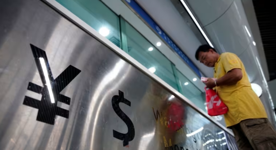Đồng yên đang giao dịch ở mức thấp nhất so với USD kể từ năm 1990 - Ảnh: Reuters