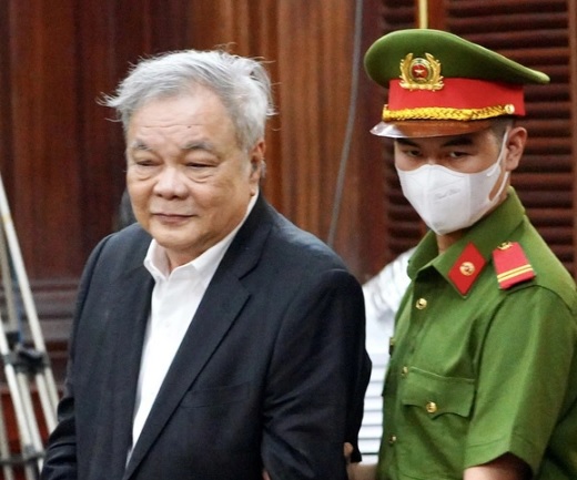 Ông Trần Quí Thanh – Dr.Thanh và 2 con gái hầu tòa