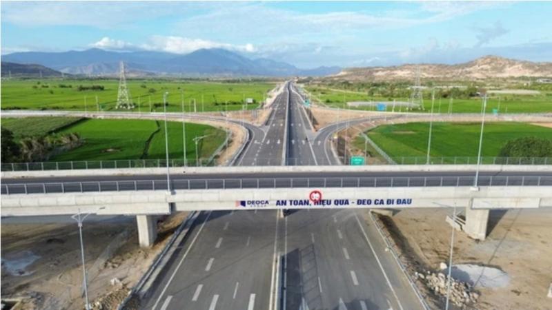 Cao tốc Cam Lâm - Vĩnh Hảo đã hoàn thành và chuẩn bị cjho ngày thông xe vào trước cuối tháng 4/2024.
